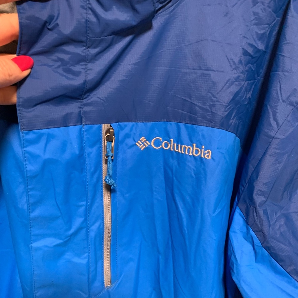 Columbia Interchange 2-in-1 Winter Jacket
Men's XL Blue Omni-Tech Ski Snow Coat - Picture 9 of 14